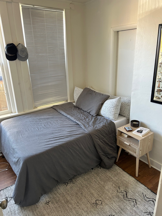 Bedroom - Fully furnished room, big house, 2 minutes to campus, (Price Negotiable)