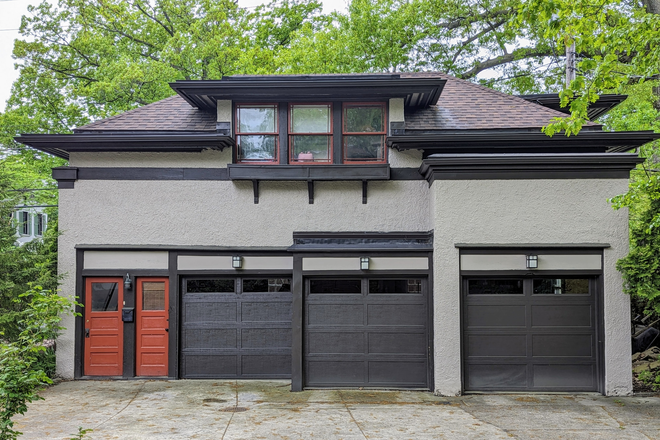Front - Private Cleveland Heights carriage house, 1 bed/1 bath, historic landmark in Ambler Heights