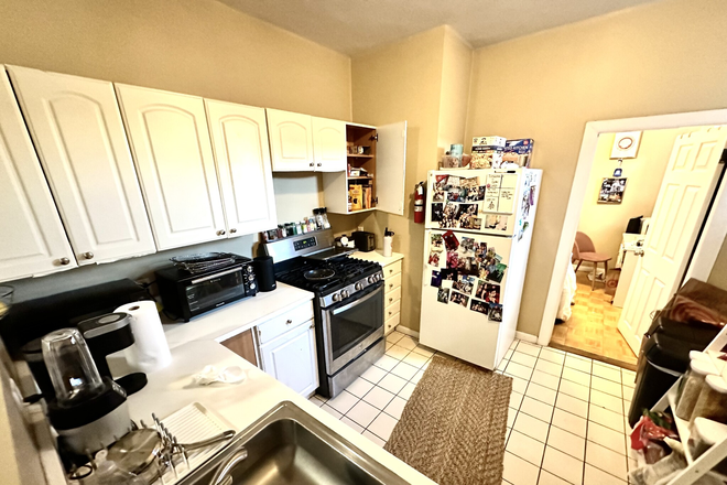 1 - BU Off Campus 4 bedroom 2 blocks from Campus Condo for rent 9/1 no fee