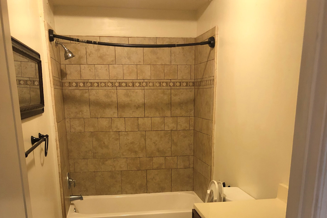 2br bath - John Hopkins MC Area on Broadway | Walking Distance to Campus & Medical Center Apartments
