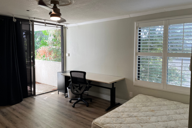 Bedroom - Large Furnished Private Master Bedroom