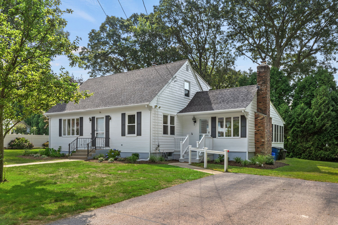 Exterior Front - ACCEPTING APPLICATIONS FOR THE 2027-2028 ACADEMIC YEAR! Updated Cape close to campus