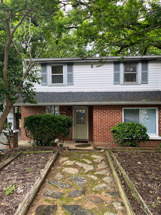 Front - 200 Broad St #A; Carrboro House, Close to Campus