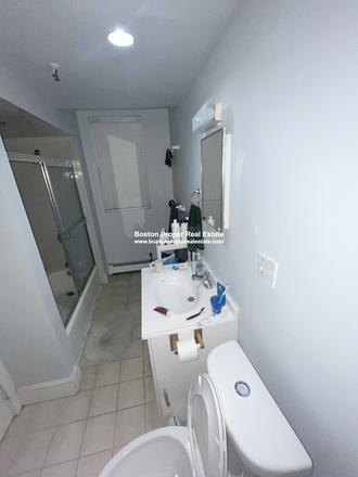 A - SUPER LARGE, PRIVATE ENTRANCE, NO BROKER FEE Apartments