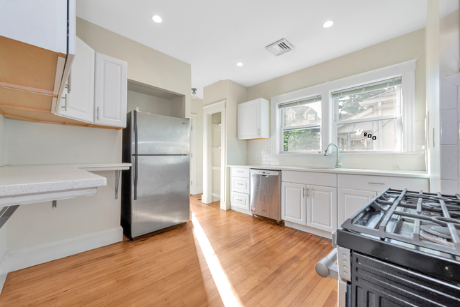 . - Renovated 4BR Apartment Near Tufts with Two Decks, Patio & In-Unit Laundry