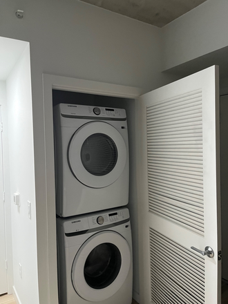 W/D - Furnished Apartment//Lease Takeover Opportunity