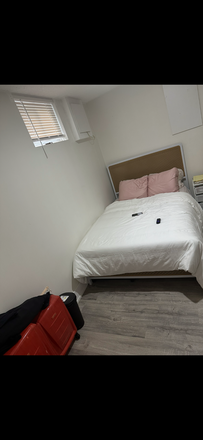 Bed - Quiet Furnished Basement Suite - Steps from UTM, All-Inclusive Townhome