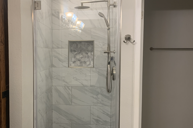 MASTER BATH VIEW OF SHOWER AND TOILET ROOM - PRIVATE MASTER BEDROOM SUITE WITH BATH - GIRLS PREFERRED HOUSE, FURNISHED, NEWLY REMODELED HOME