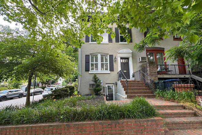 Entrance - 3 bedroom 1 bath Townhome