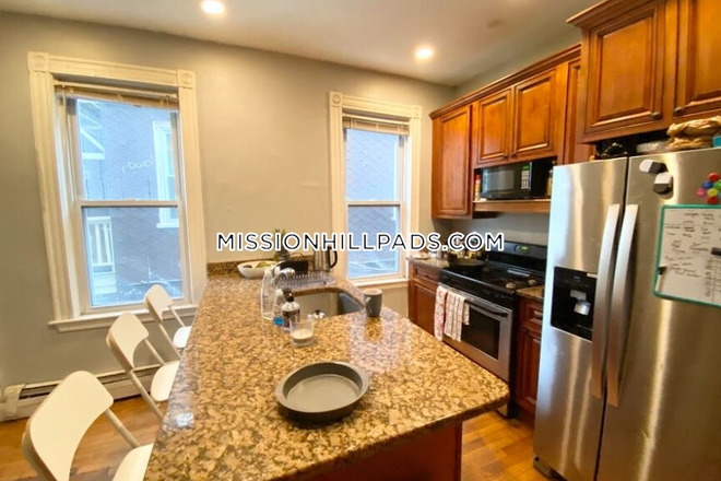 Kitchen - 5bd/2bath-9/1/25- GREAT PRICE Apartments