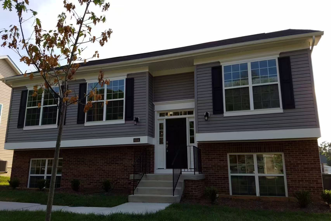 Outside - Beautiful New Single House with Bedroom Rentals