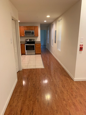 kitchen - Modern 3 Bedroom Apartment close to Temple Campus