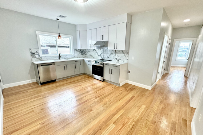 Kitchen - Gut Renovated 3 Bed on Hillside