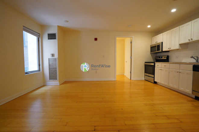 1 - JUNE/JULY/AUG/SEPT-Fantastic Chinatown Pet Friendly 1 and 2 beds. No Broker Fee! Apartments