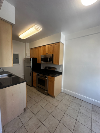 - - Renovated 2BR Apartment near Law School and Harvard Sq
