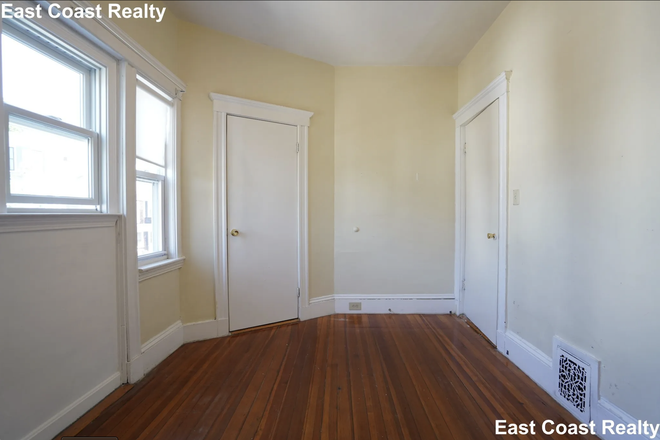 Bedroom for rent - 19 Roseclair St., Apt close to BUSPH/Med campus