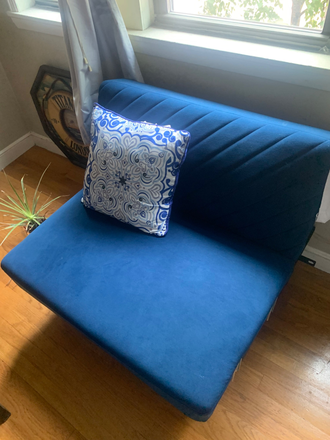Bedroom Couch - BC/BU August Sublet in Fully Furnished Brighton Apt – All Utils/WiFi Included! 1 min from T