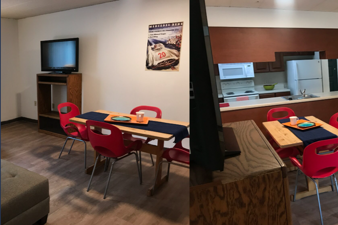 Living area - Town Square Apartments