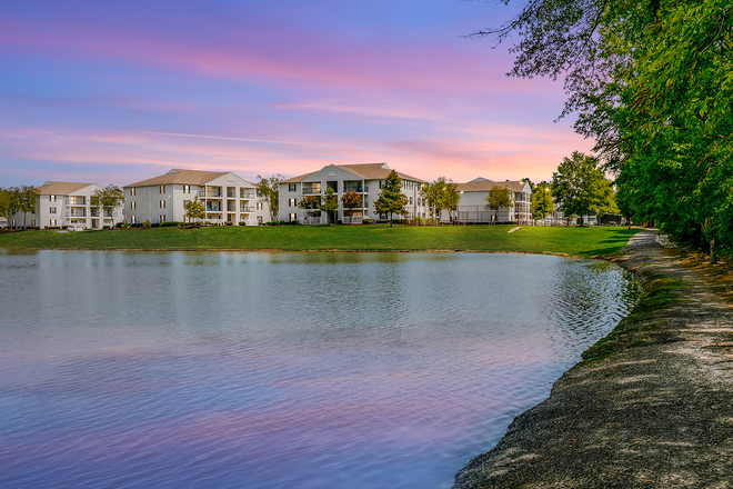 Waterfront Property - Cypress Pointe Flowood:  2 bedroom/ 2 bath Move In Special!! $0 rent unil 12/1/2024 on select units! Apartments