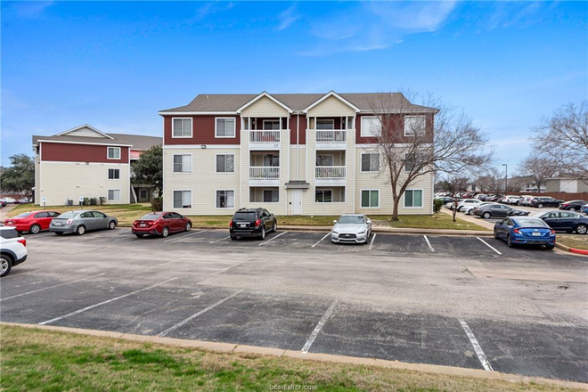 Outside view - Female roommate needed  for furnished 4/4 university place condo