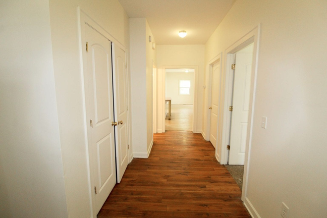 Living Room - Preleasing for the upcoming School Year! - Live downtown! - 301 West Market Street. House