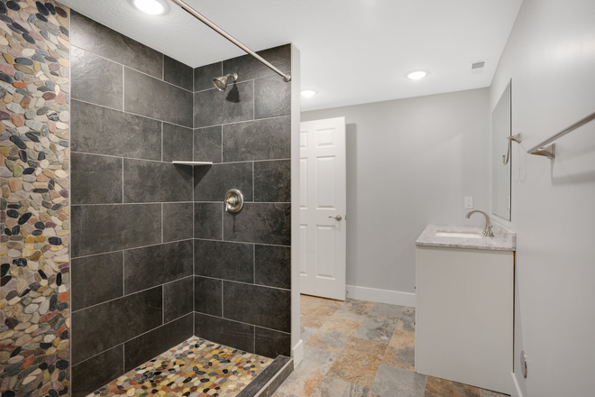 Bathroom - Newly Built Property  6 bedroom 4 bath  Must see ! Duplex