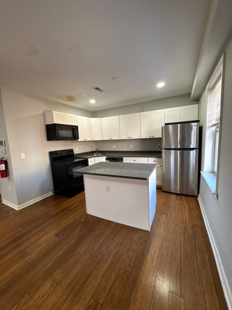 Kitchen - Temple Villas- 1415 N 15th St unit D Apartments