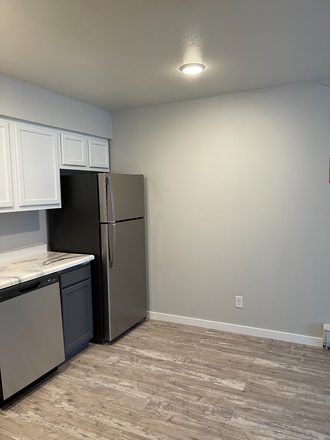 Kitchen - 2 & 3BRs Just a Few Blocks from Campus! Apartments