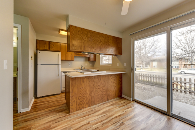 Kitchen and Breakfast Area - 1885 Terry #13 Apartments