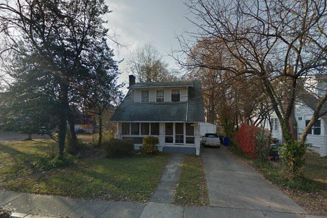 4 bedroom and 2 full bathrooms - Princeton Properties