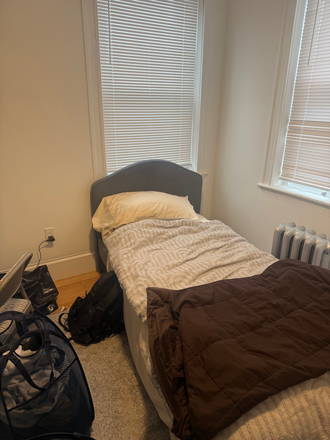 Bed - Private Room close to campus, green line, orange line