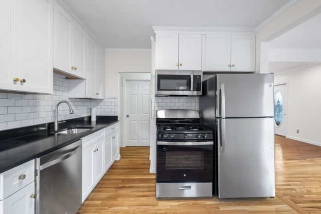 Kitchen - SUMMER Sublet! $1,100 Deluxe furnished bedroom Near Tufts, Harvard MIT & BU! Apartments