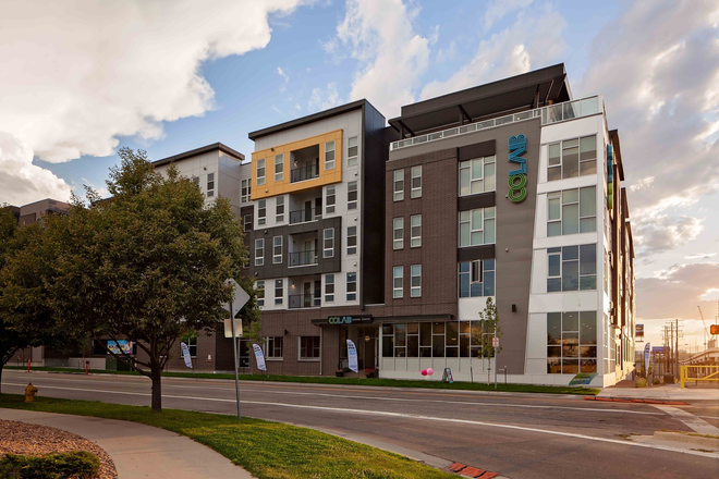 outside street view - 1 room for female at CoLab Apartments