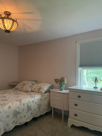 Bedroom - Furnished 3 Bed 1 Bath Academic Rental in private location.   9 mi. from URI, Kingston Station