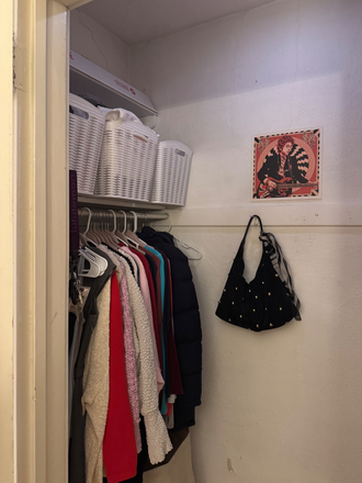 Bedroom Walk In Closet - House close to campus
