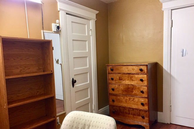 Bedroom - Furnished Private Bedrooms, 733 Livingston Ave, Room 8 Rental