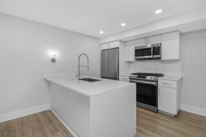 Call NOW for showings! 617-236-8550 - HOOTEN CT - LUXE DUPLEX 4BR IN JEFFRIES POINT FOR *9/1/2026* W/ IN UNIT W/D, EQUAL BDRMS, 3 BATHS! Apartments