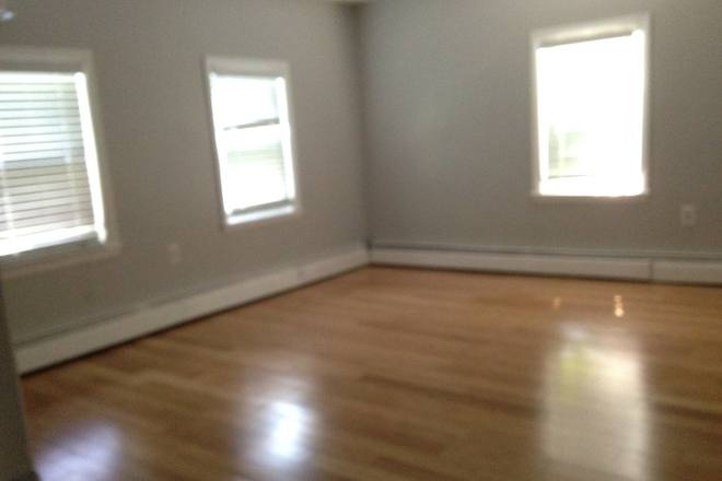 2nd Floor BR - 2 Sizable BRs Available 9/1, free W/D, Central Square Cambridge Apartments