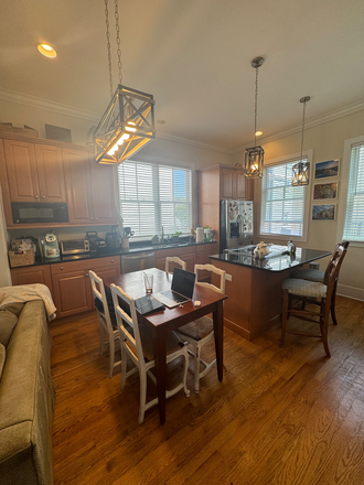 Kitchen - Townhouse close to campus