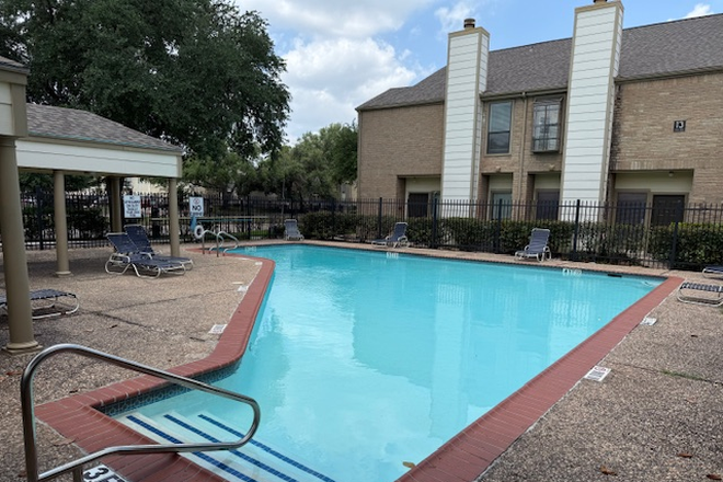 pool front - Furnished 3 bedroom newly renovated pool front 2 story  townhome covered parking access bus/trian