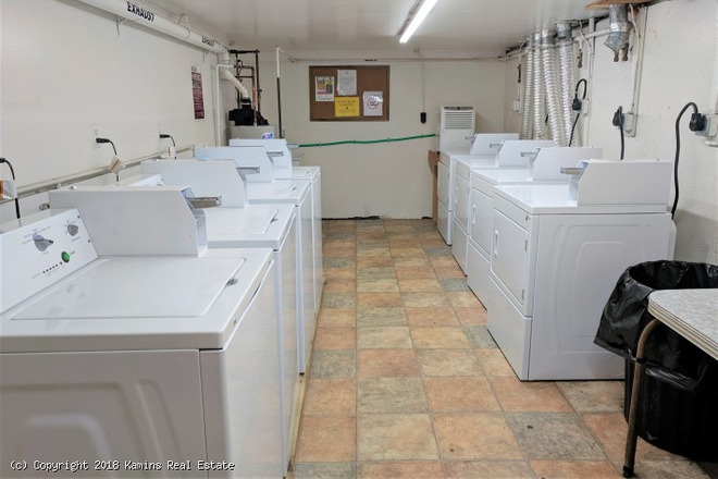 laundry - Looking new roommate at 175 Summer St, 10 min bus from campus