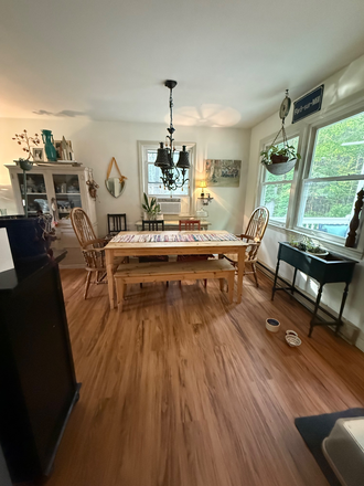 dining room - East Amherst on Bus Route