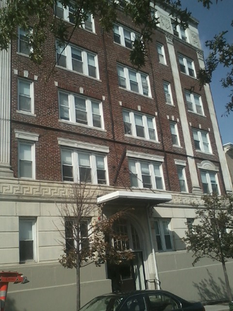 Visit hubrealtyproperties.com - Newly renovated one bedroom split, new kitchen with dishwasher, near BC shuttle Apartments