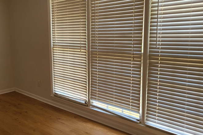 Living room - Renovated house 10 min from KSU