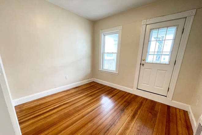 Bedroom - Renovated 3 Bedroom Apartment