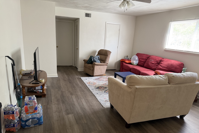 Living Room - 300 McDonald St