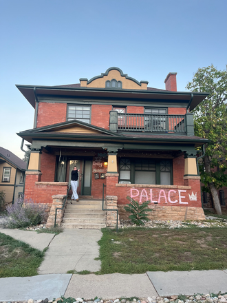 Front view - 7 Person House on the hill, close to campus, clean and 2 kitchens, SUBLEASE for Spring semester 2025