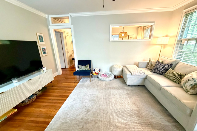 living room - Awesome 3 Bed/2 Bath Brick Bungalow just 5 minutes from Downtown! House