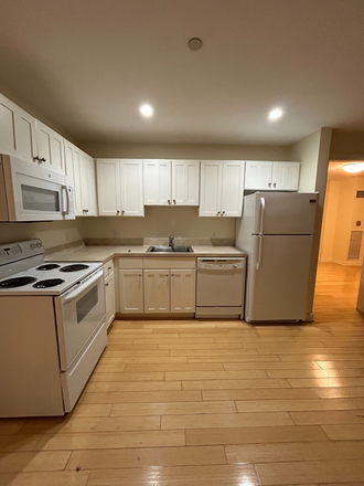 1 - Available Now! Gorgeous 1 bed, Pet Friendly, No Fee! Apartments