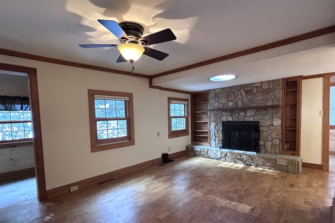 Photo - Creekside Cottage Living with Bonus Studio Space House